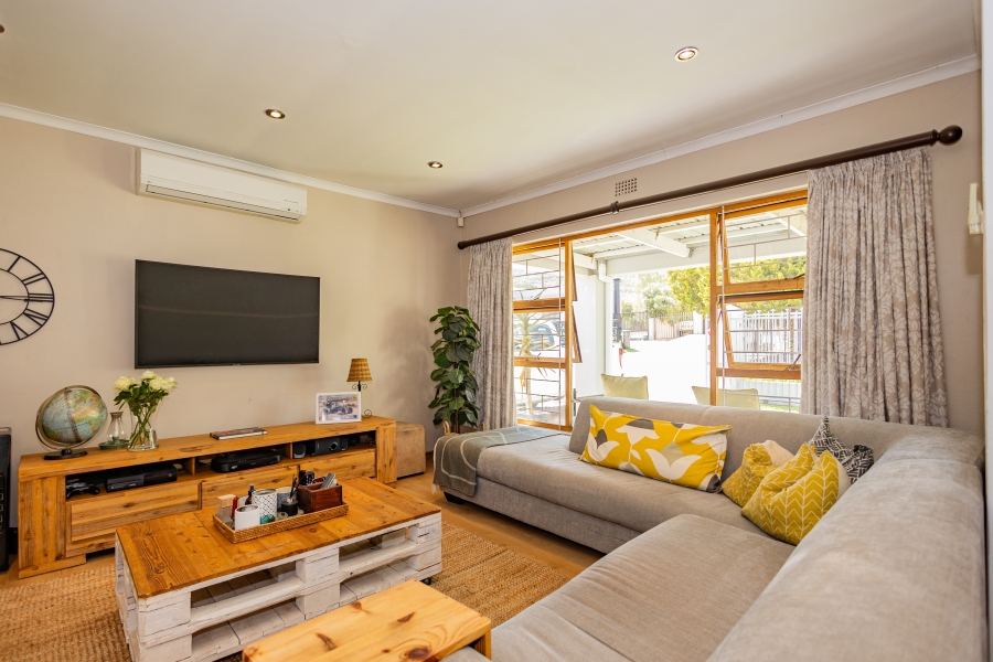 4 Bedroom Property for Sale in Panorama Western Cape